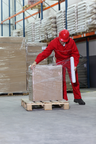 Warehouse-worker-assessing-Gaylord-box