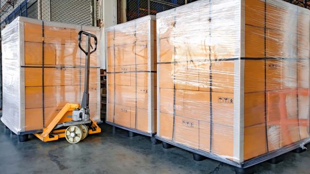 How to Ship a Pallet: 6 Tips for Your Business