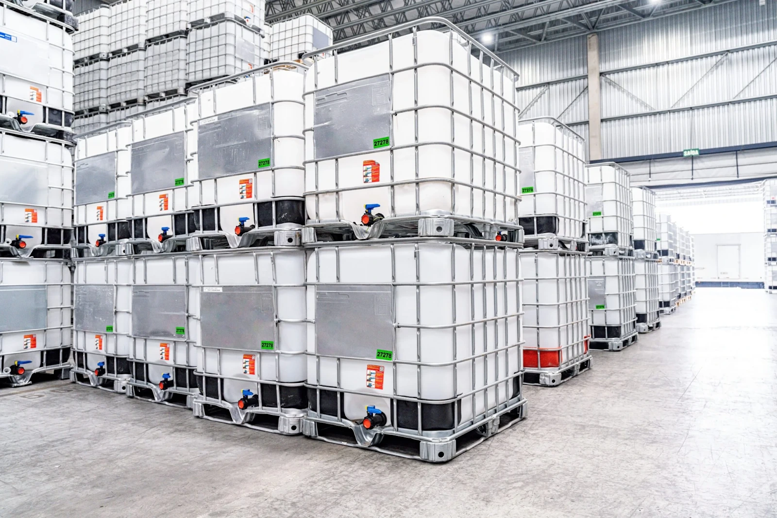 What Are the Dimensions of a 275-Gallon Tote?